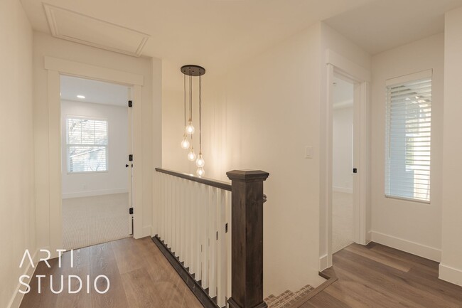 Building Photo - "Stunningly Remodeled 4-Bedroom, 3-Bathroo...