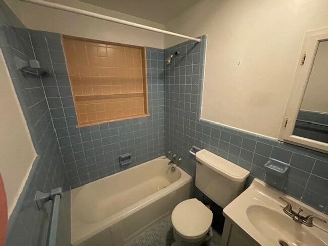 Building Photo - Coming Soon!!   Lovely 2 Bedroom House Clo...