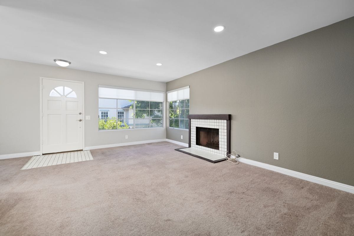 Building Photo - 19 Exeter