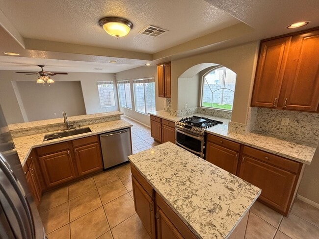 Building Photo - Beautiful two-story home with 4Bed /2.5Bath w Loft located in Henderson Nevada! Make the Move for...