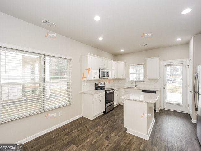 Building Photo - 3654 Madison St