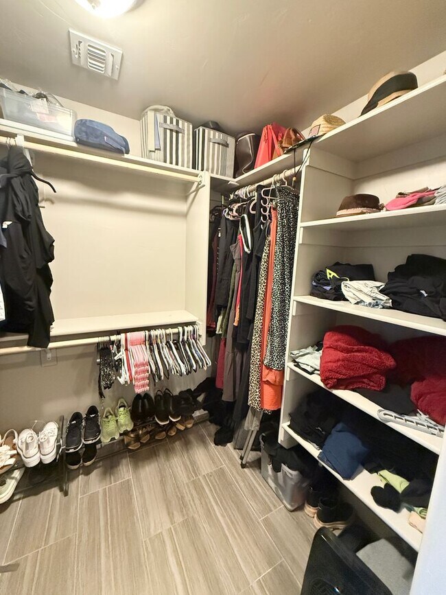 Building Photo - This home has EVERYTHING and is ready for you!