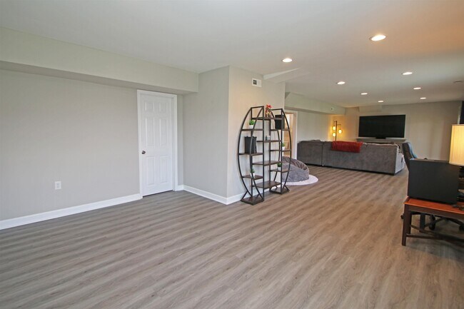 Building Photo - 224 Spring Run Ln