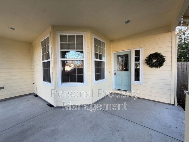 Building Photo - 11608 NE 2nd Ave