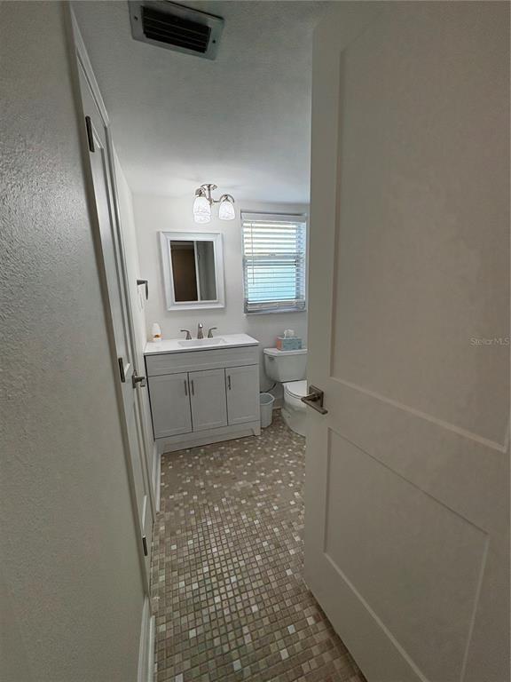 Building Photo - 464 N Paula Dr