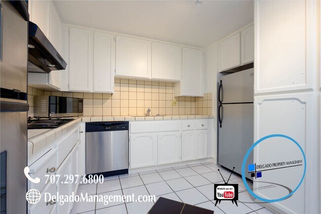 Building Photo - Benicia! Large two bedroom, two and half b...