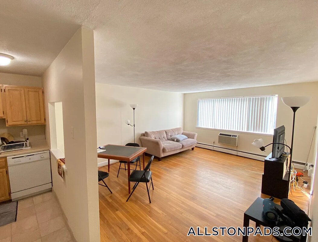 Building Photo - 75 Gardner St