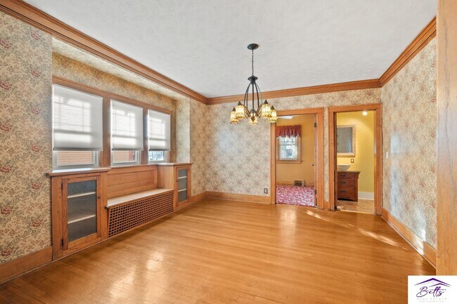 Building Photo - 350 N 41st St