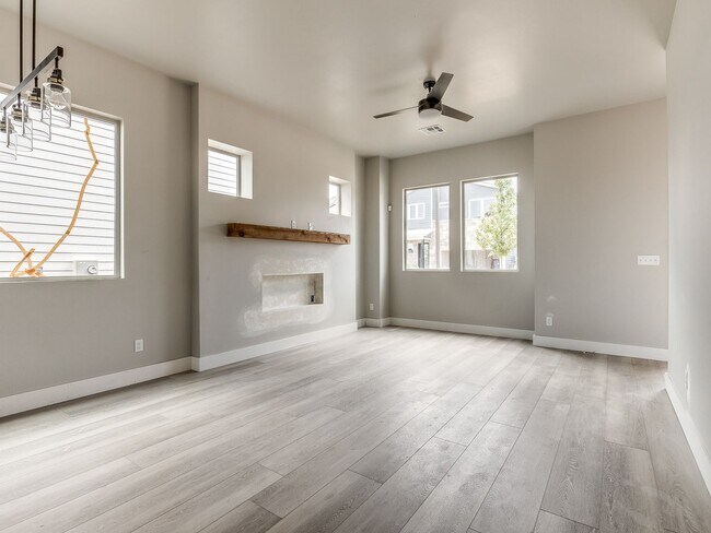 Building Photo - Beautiful New Construction Home in Edmond/...