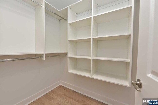 Building Photo - 120 Collignon Way