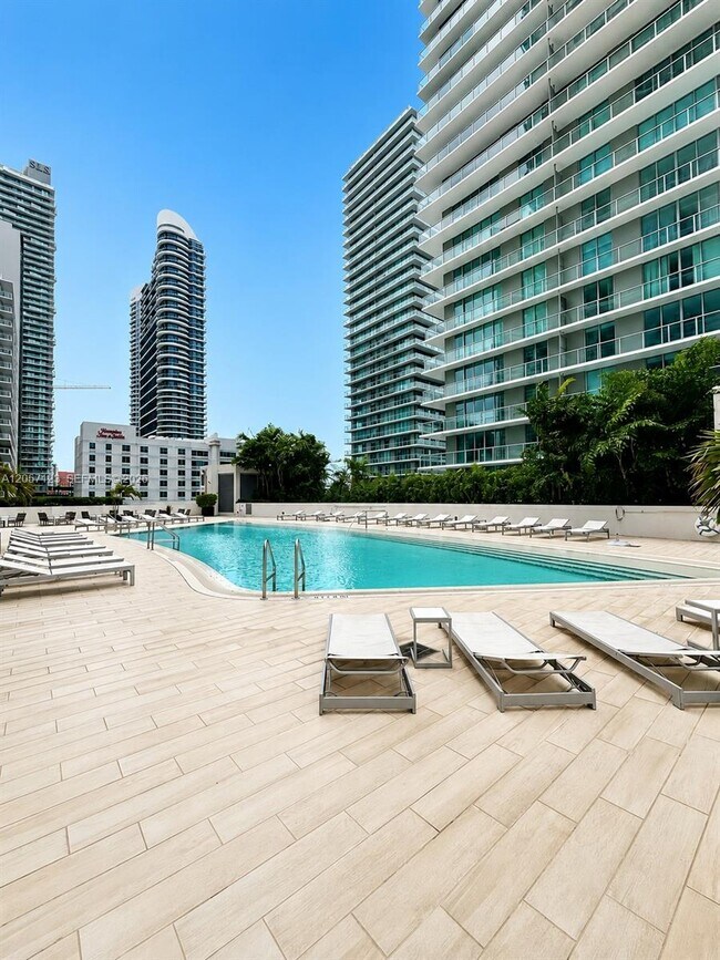 Building Photo - 1100 S Miami Ave