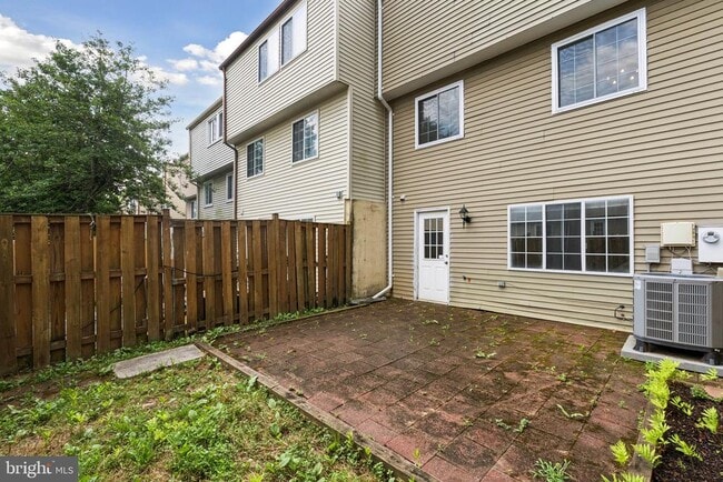 Building Photo - 7994 Tyson Oaks Cir