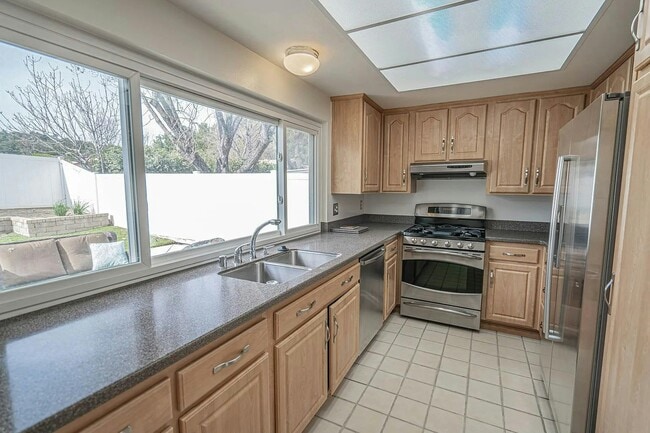 Building Photo - 25173 Markel Dr