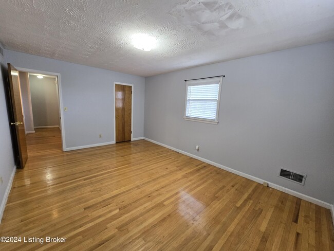 Building Photo - 4515 Lambert Rd