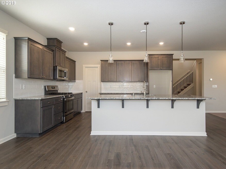 Main Kitchen - 4124 SW Mawrcrest Ave