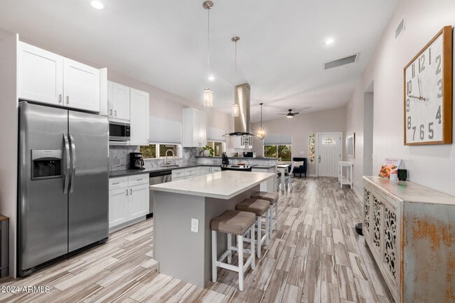 Building Photo - 2647 E Contention Mine Rd