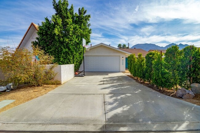 Building Photo - 54200 Avenida Madero