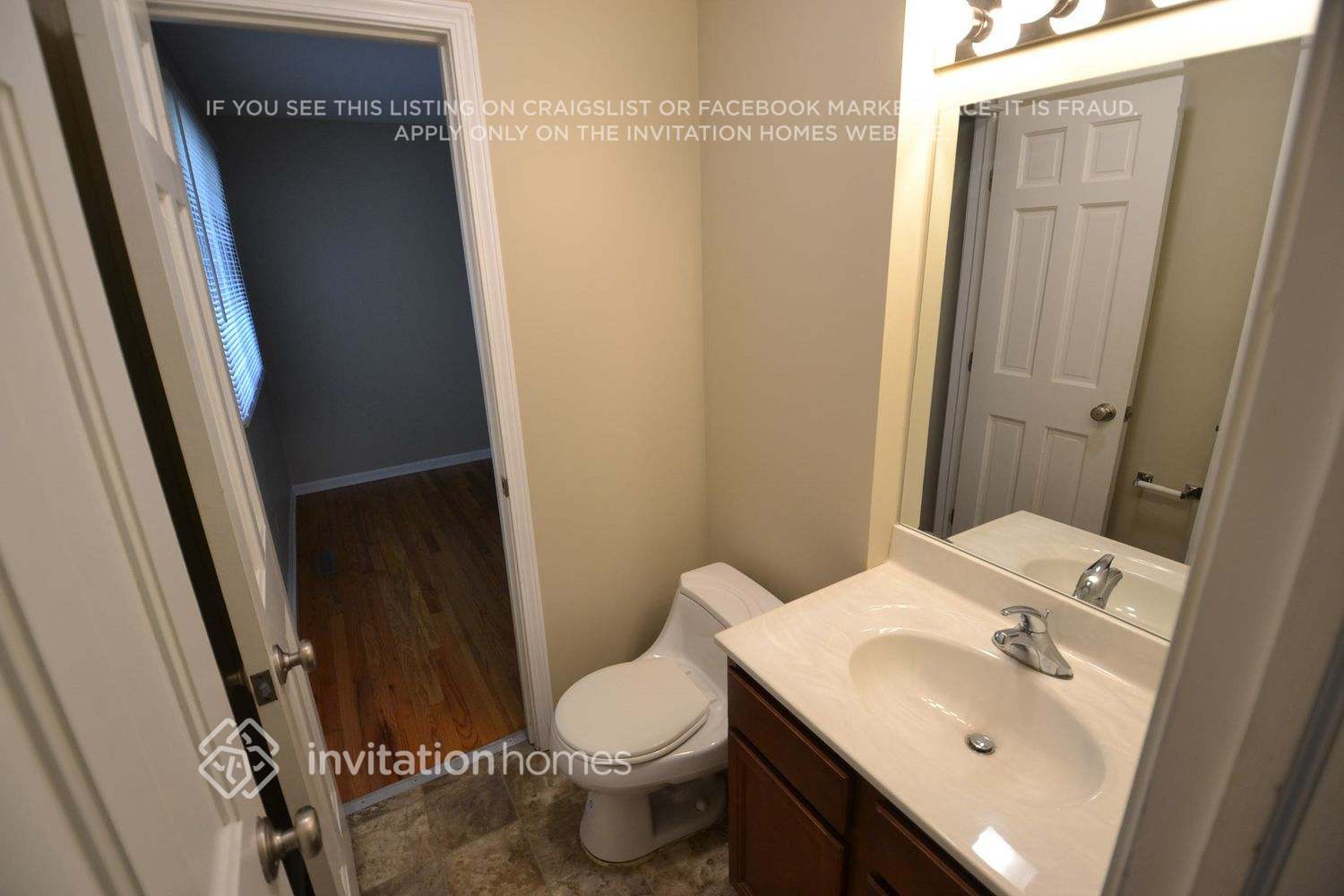 Building Photo - 54 E Schubert Ave