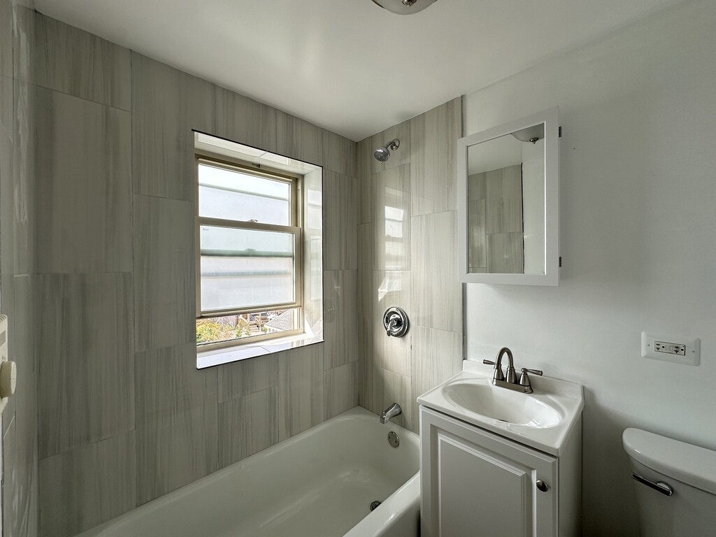 Building Photo - 7632 N Milwaukee Ave