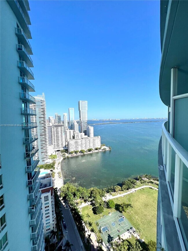 Building Photo - 1900 N Bayshore Dr
