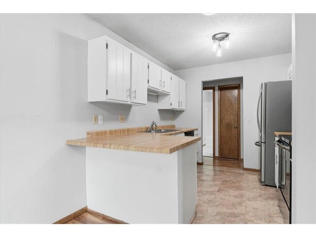 Building Photo - 9523 Hartford Cir