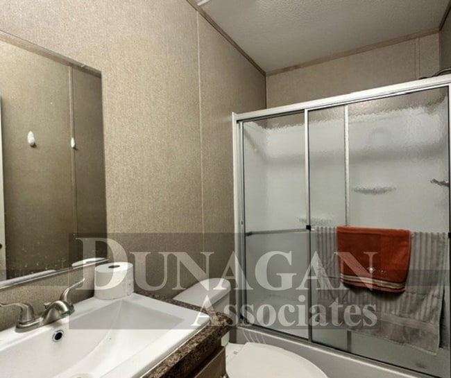 Building Photo - 4 Bedroom 4 Bath Mobile Home- Fully Furnished