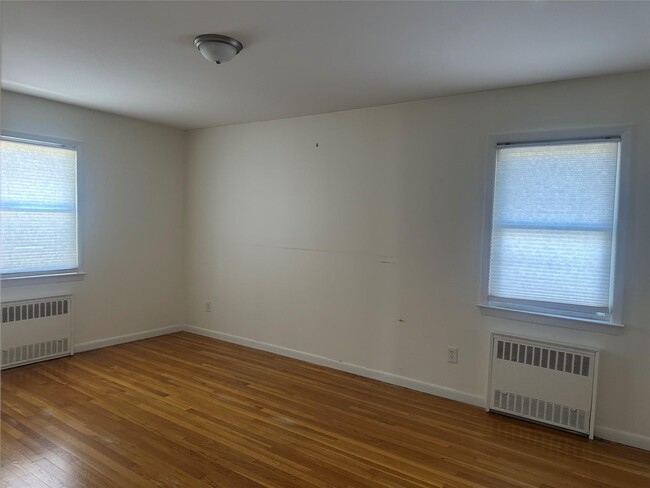 Building Photo - 560 Rockaway Ave