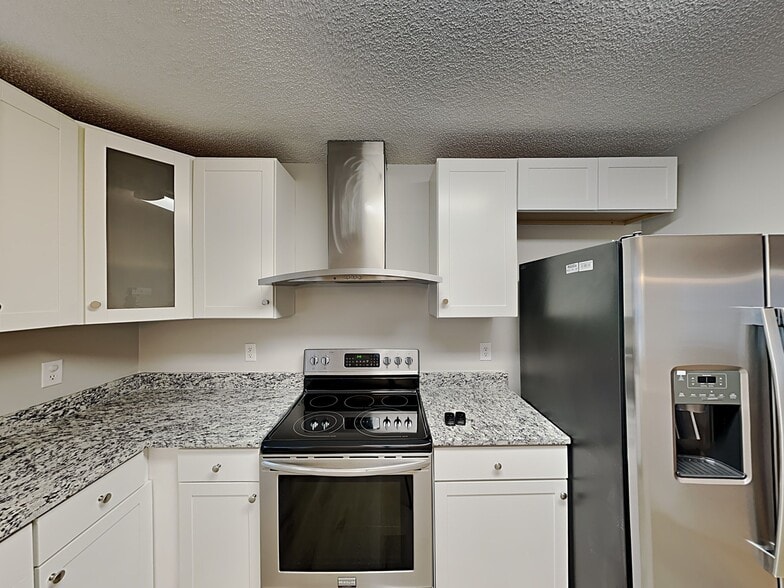 Building Photo - 401 Brookside Dr
