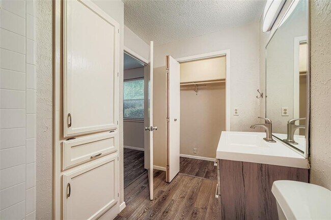 Building Photo - 4405 Avenue A