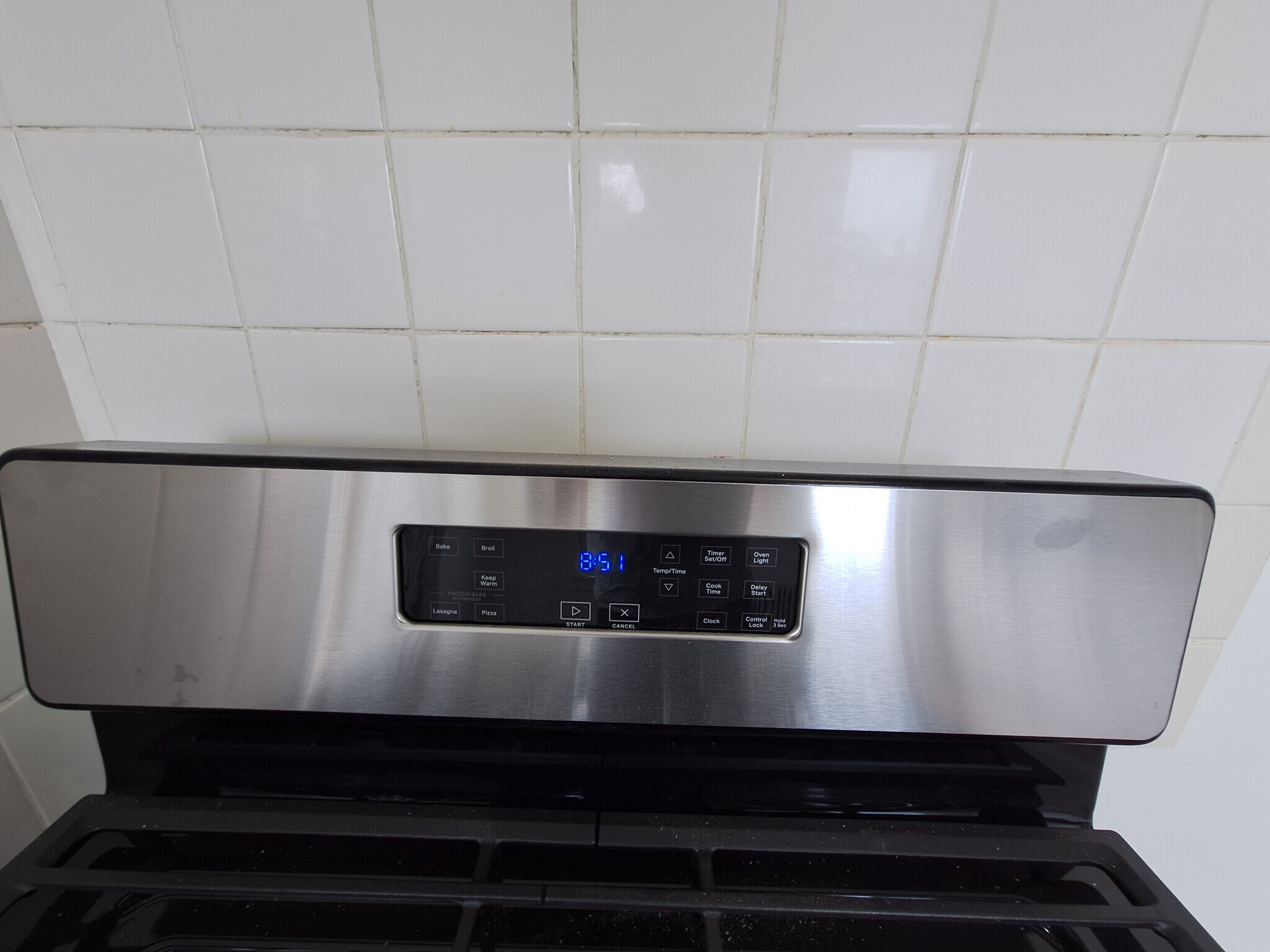 Building Photo - 98 Main St