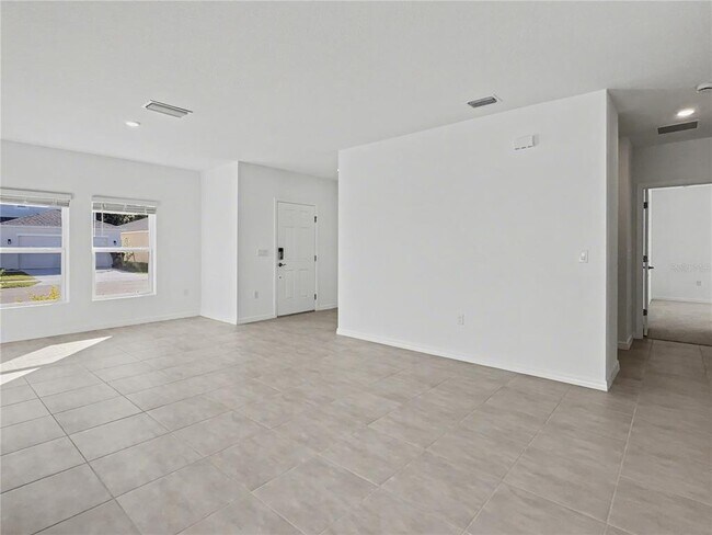 Building Photo - 1931 Rosewood Cir