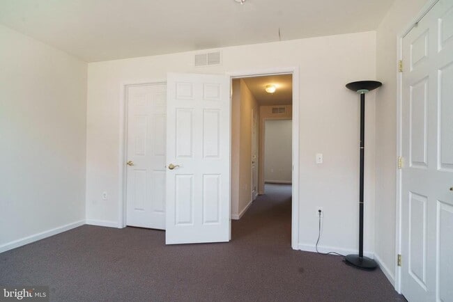 Building Photo - 1205 Clymer St