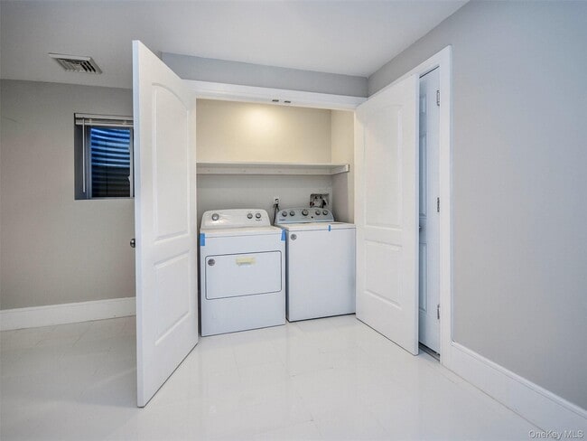 Building Photo - 15 Dunes Ln
