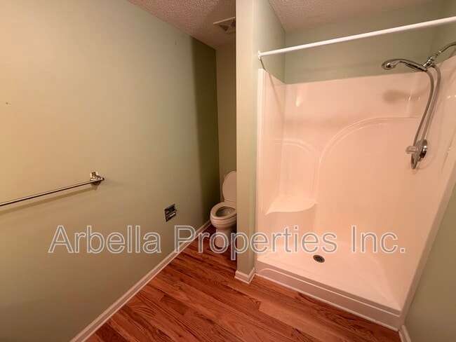 Building Photo - 215 Radford Dr
