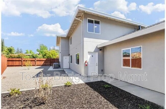 Building Photo - 2409 Cava Ct