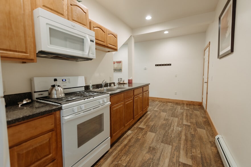 Building Photo - 120 Lasso Ln