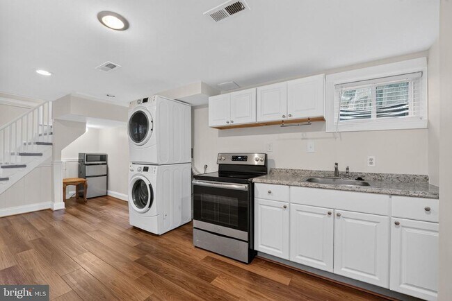 Building Photo - 406 Gilmoure Dr
