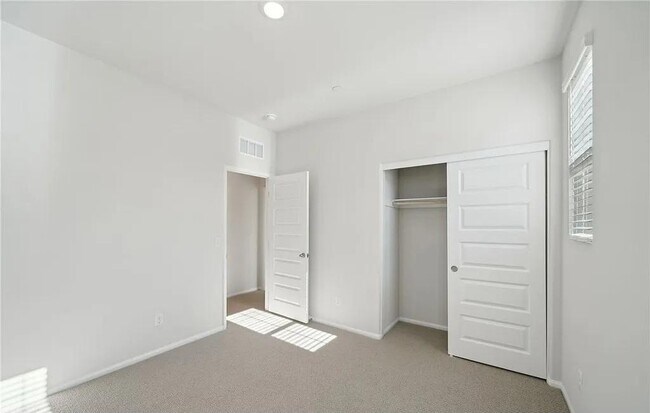 Building Photo - 40411 Via Cava