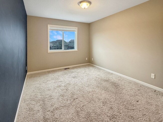 Building Photo - 5526 Wisconsin Ave N