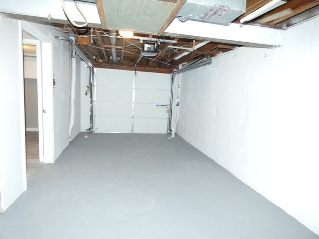 Building Photo - 4700 N Bristol Ave