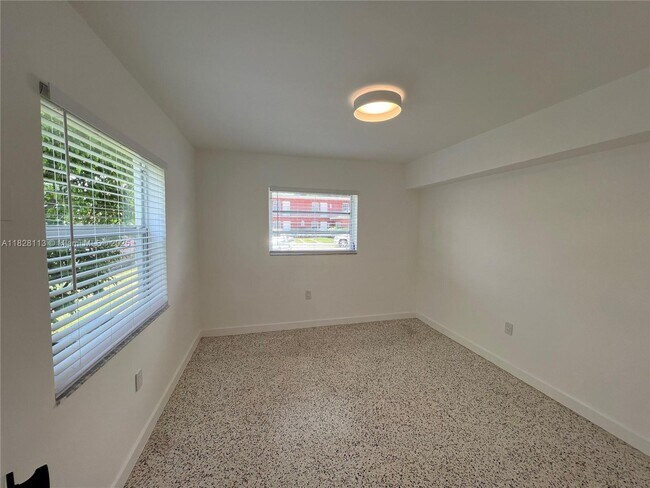 Building Photo - 531 NE 82nd Terrace