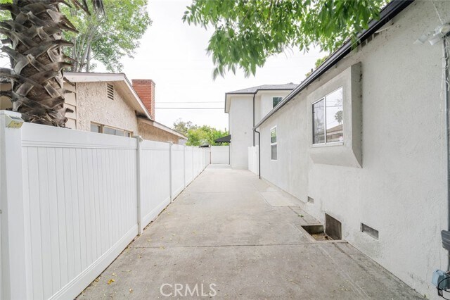 Building Photo - 9035 Rathburn Ave