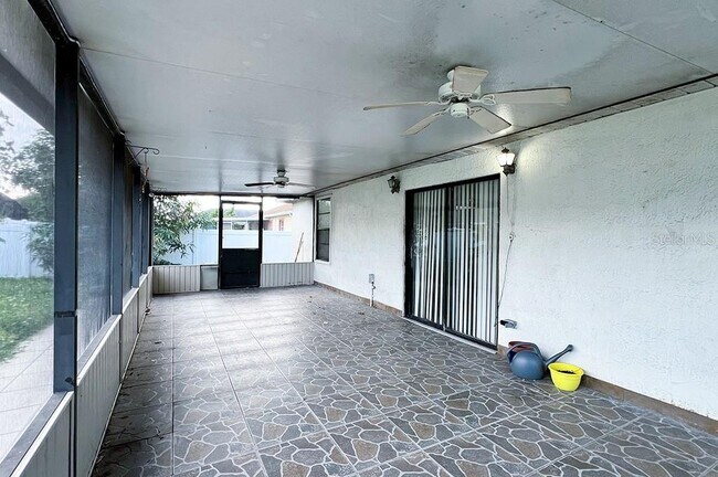 Building Photo - 10 York Ct