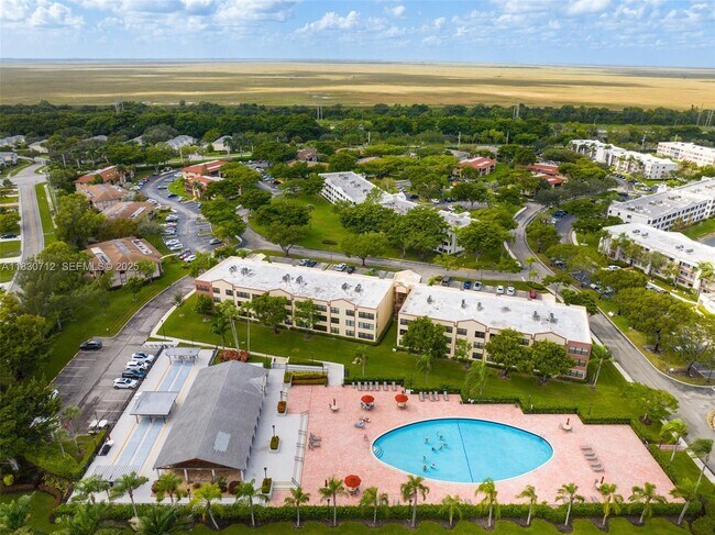 Building Photo - 10869 W Clairmont Cir