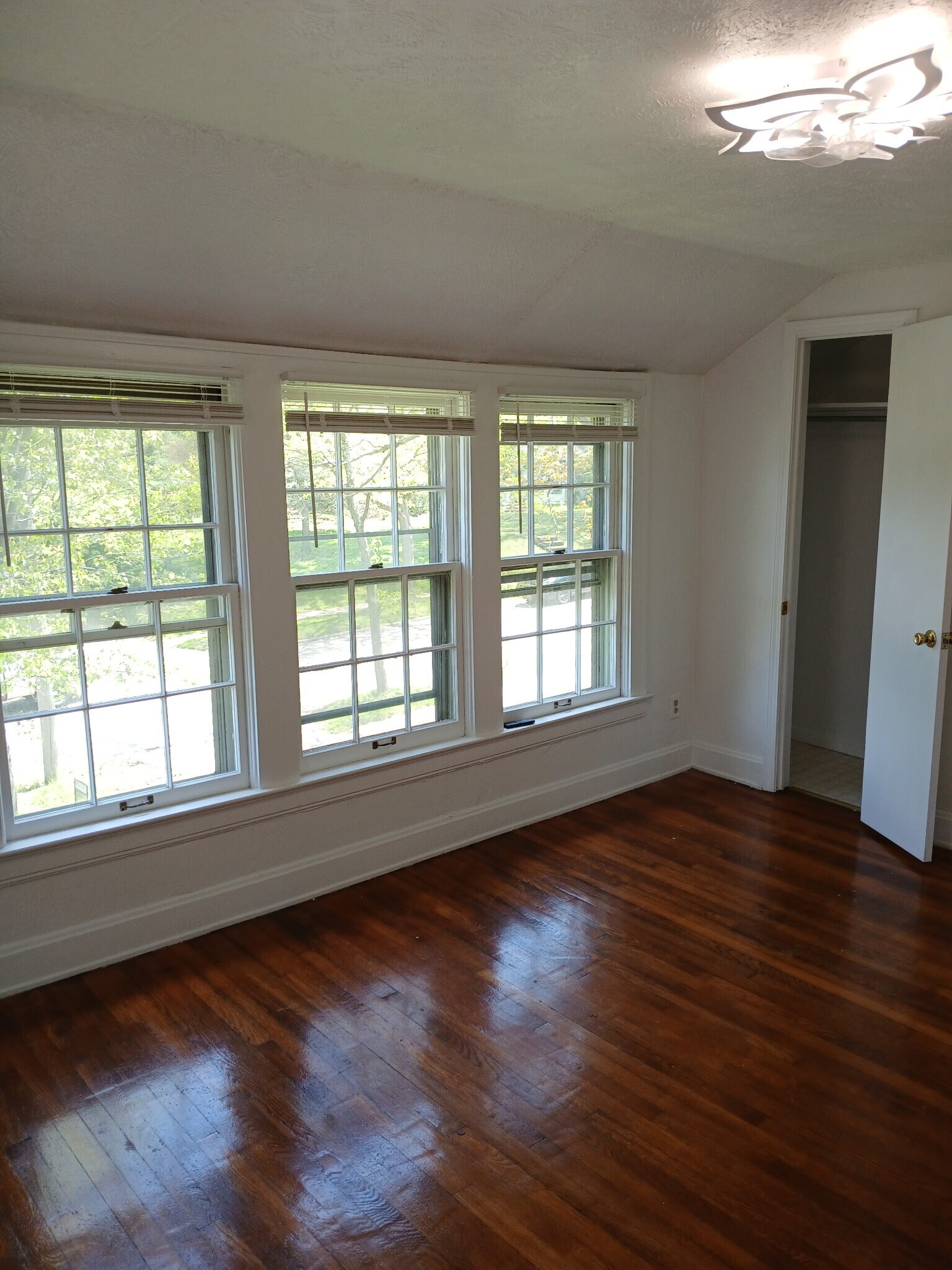 Building Photo - 3520 Ingleside Rd