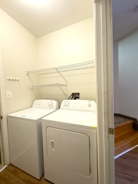 Building Photo - 8010 Pennington Dr