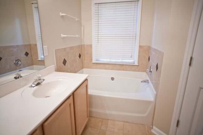 Building Photo - Spacious 3-Bedroom Ranch with Versatile Living Spaces and Modern Comforts