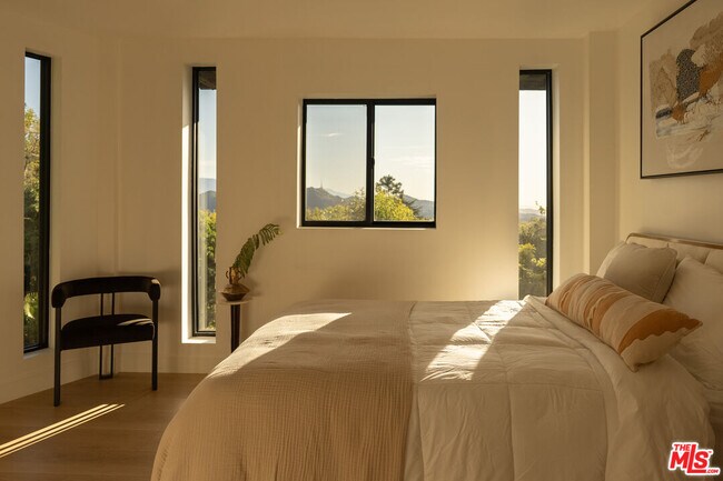 Building Photo - 7802 Torreyson Dr