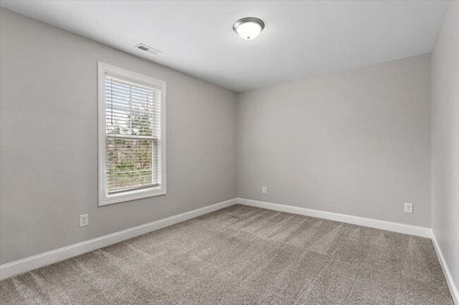 Building Photo - Charming 4 Bed, 3Bath in Clayton, NC