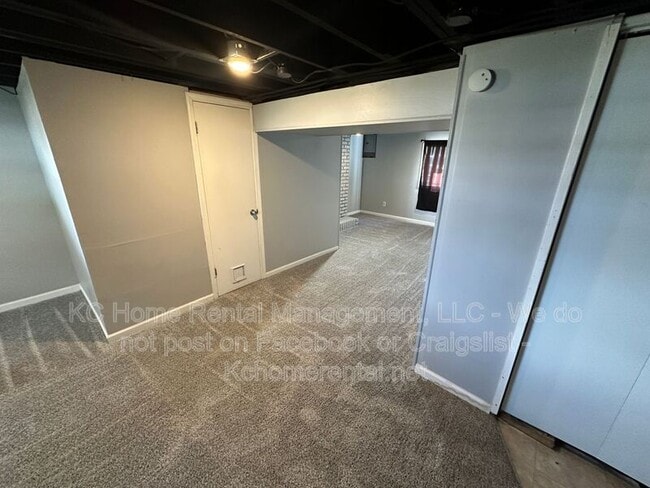 Building Photo - 710 NW Mock Ave